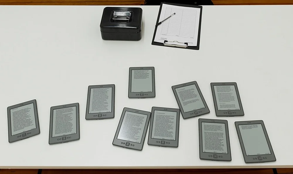 Der Dialog ist ein unverständlicher Klassiker Der Schnittchenkauf 2011-2012 — René Pollesch — Exhibitions — Galerie Buchholz — Image 00