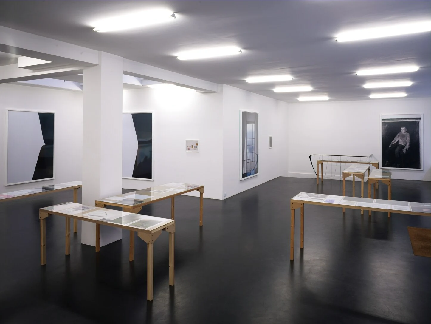 paper drop — Wolfgang Tillmans — Exhibitions — Galerie Buchholz — Image 04