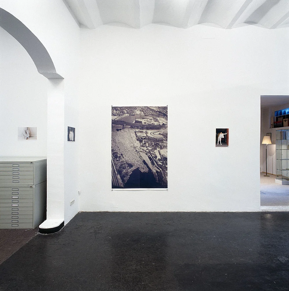Faltenwürfe — Wolfgang Tillmans — Exhibitions — Galerie Buchholz — Image 04