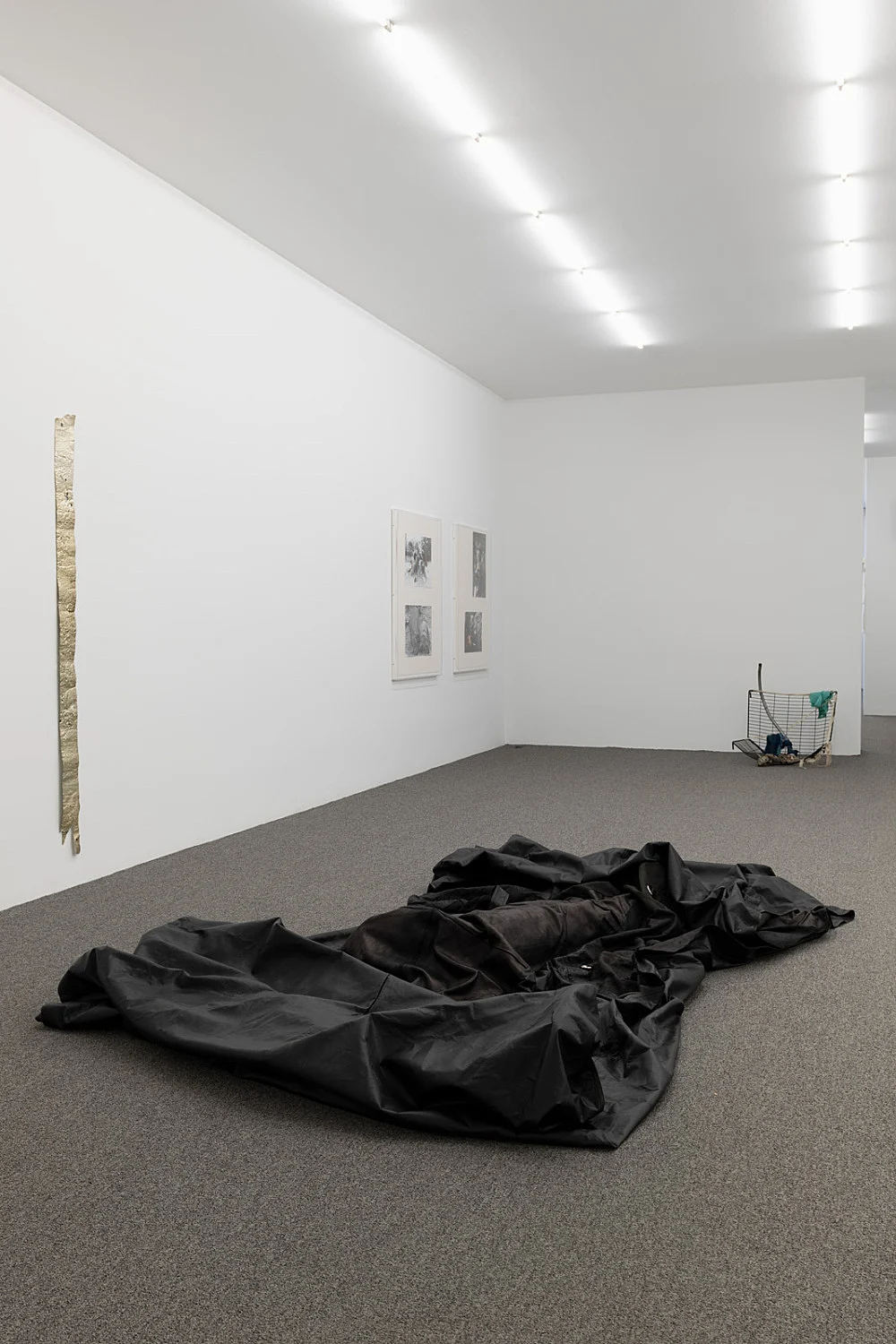 an exhibition organized by Samuel Hindolo — Yuji Agematsu, Gilles Aillaud, Cecilia Bjartmar Hylta, Prunella Clough, Curtis Cuffie, Dominick Di Meo, Trisha... — Exhibitions — Galerie Buchholz — Image 00