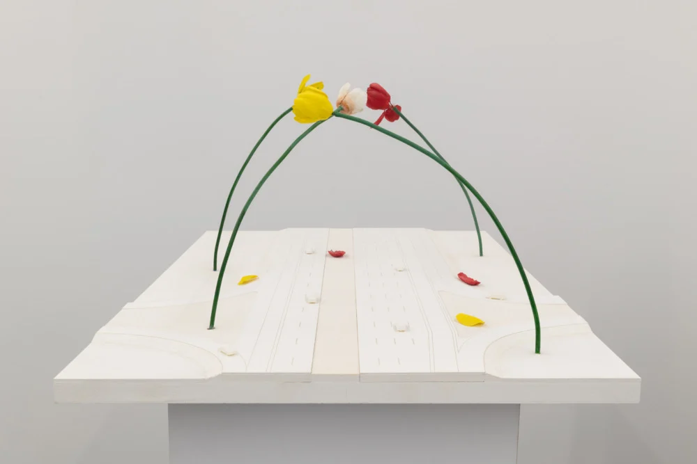Projects for Outside ISA USA — Isa Genzken — Exhibitions — Galerie Buchholz — Image 00