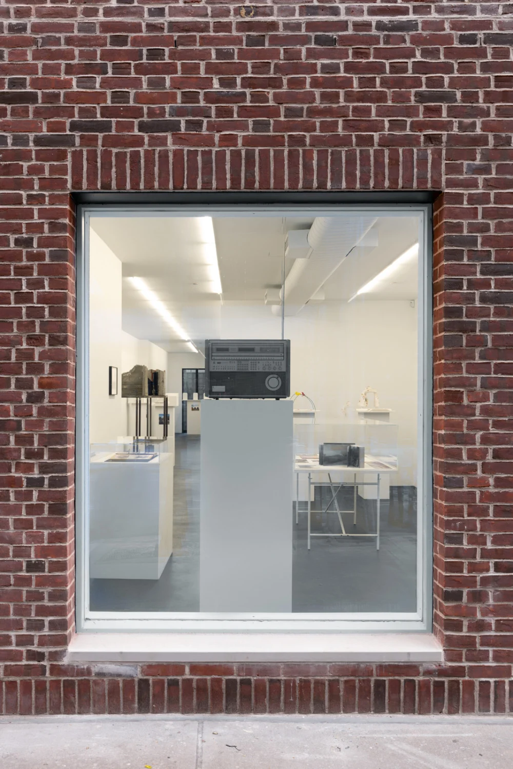 Projects for Outside ISA USA — Isa Genzken — Exhibitions — Galerie Buchholz — Image 04